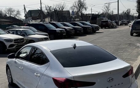 Hyundai Elantra VI рестайлинг, 2019 год, 1 050 000 рублей, 4 фотография