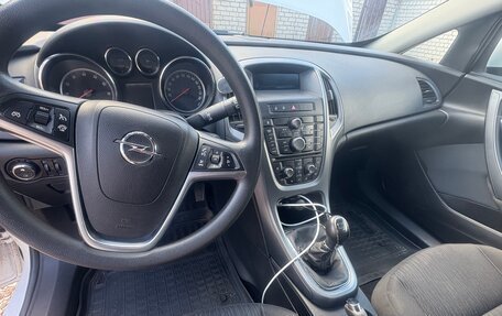 Opel Astra J, 2014 год, 850 000 рублей, 3 фотография