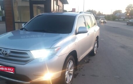 Toyota Highlander III, 2012 год, 1 820 000 рублей, 5 фотография