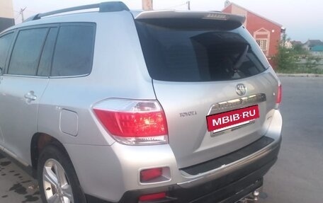 Toyota Highlander III, 2012 год, 1 820 000 рублей, 6 фотография