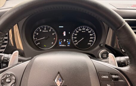 Mitsubishi Outlander III рестайлинг 3, 2019 год, 2 850 000 рублей, 9 фотография