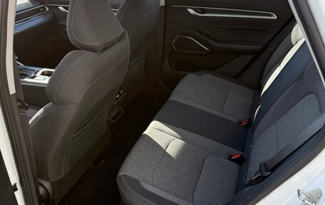 Geely Emgrand, 2024 год, 1 330 000 рублей, 13 фотография