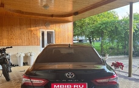 Toyota Camry, 2023 год, 3 290 000 рублей, 2 фотография