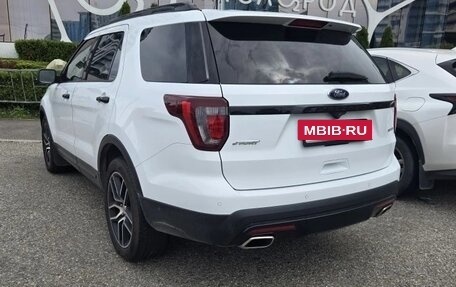 Ford Explorer VI, 2017 год, 2 500 000 рублей, 3 фотография