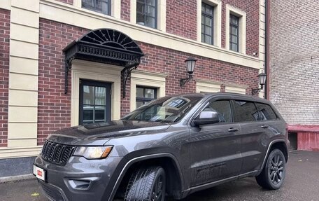 Jeep Grand Cherokee, 2018 год, 3 000 000 рублей, 3 фотография