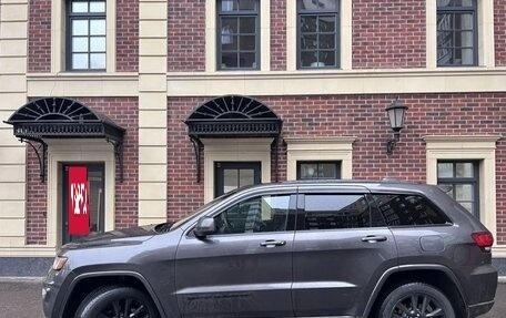 Jeep Grand Cherokee, 2018 год, 3 000 000 рублей, 2 фотография