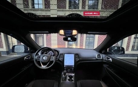 Jeep Grand Cherokee, 2018 год, 3 000 000 рублей, 5 фотография