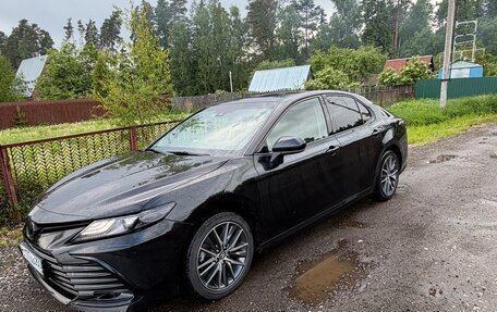 Toyota Camry, 2023 год, 3 450 000 рублей, 2 фотография