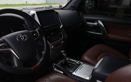 Toyota Land Cruiser 200, 2017 год, 6 500 000 рублей, 21 фотография