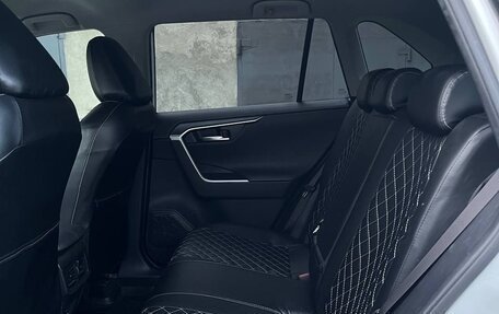 Toyota RAV4, 2020 год, 3 300 000 рублей, 12 фотография