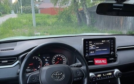 Toyota RAV4, 2020 год, 3 300 000 рублей, 9 фотография