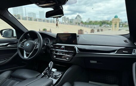 BMW 5 серия, 2018 год, 3 399 999 рублей, 30 фотография