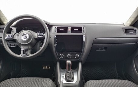 Volkswagen Jetta VI, 2013 год, 1 028 000 рублей, 12 фотография