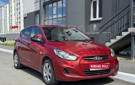 Hyundai Solaris II рестайлинг, 2013 год, 920 000 рублей, 1 фотография