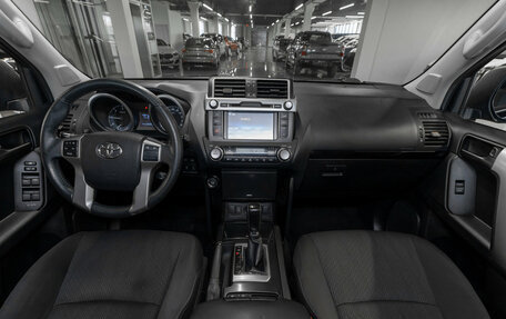 Toyota Land Cruiser Prado 150 рестайлинг 2, 2016 год, 3 800 000 рублей, 8 фотография