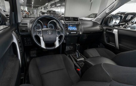 Toyota Land Cruiser Prado 150 рестайлинг 2, 2016 год, 3 800 000 рублей, 7 фотография