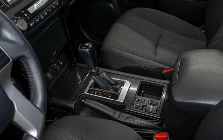 Toyota Land Cruiser Prado 150 рестайлинг 2, 2016 год, 3 800 000 рублей, 16 фотография