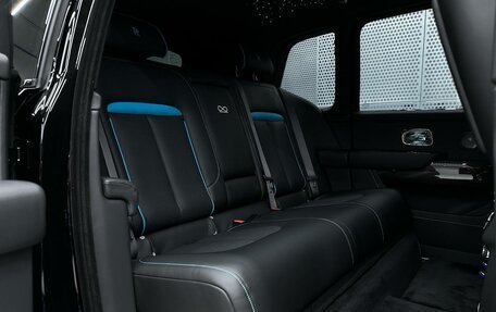 Rolls-Royce Cullinan, 2026 год, 73 800 000 рублей, 26 фотография