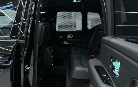 Rolls-Royce Cullinan, 2026 год, 73 800 000 рублей, 25 фотография