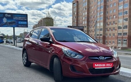 Hyundai Solaris II рестайлинг, 2013 год, 920 000 рублей, 2 фотография