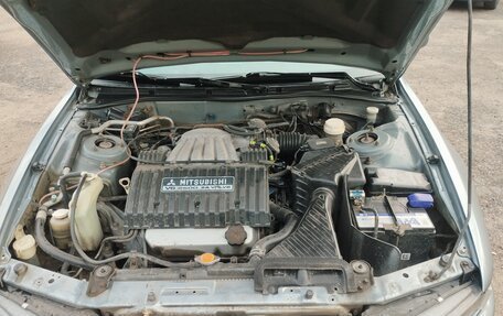 Mitsubishi Galant VIII, 2002 год, 650 000 рублей, 13 фотография