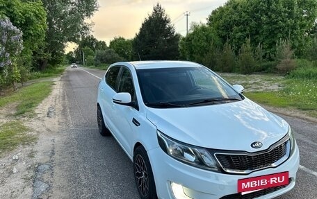 KIA Rio III рестайлинг, 2014 год, 880 000 рублей, 5 фотография