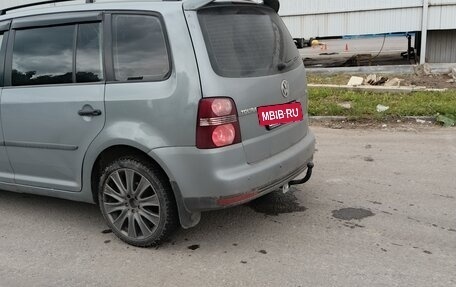 Volkswagen Touran III, 2008 год, 800 000 рублей, 4 фотография