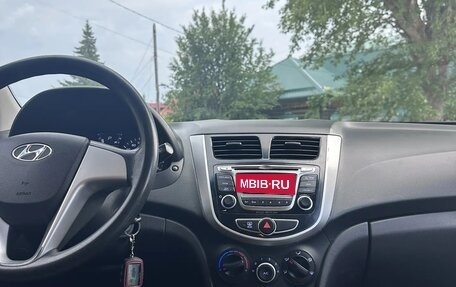 Hyundai Solaris II рестайлинг, 2011 год, 850 000 рублей, 7 фотография