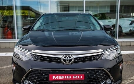 Toyota Camry, 2017 год, 2 498 000 рублей, 2 фотография