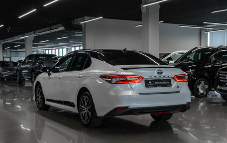 Toyota Camry, 2021 год, 3 280 000 рублей, 4 фотография