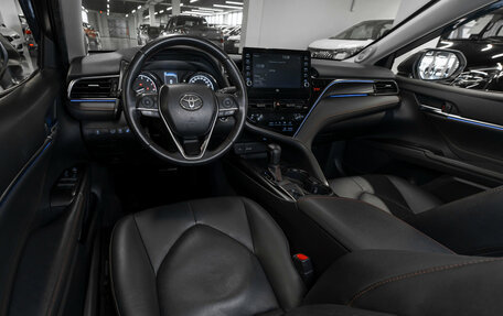 Toyota Camry, 2021 год, 3 280 000 рублей, 7 фотография