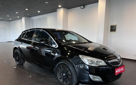 Opel Astra J, 2011 год, 620 000 рублей, 1 фотография