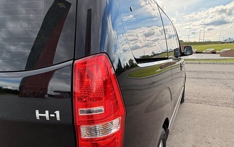 Hyundai H-1 II рестайлинг, 2016 год, 2 300 000 рублей, 19 фотография