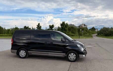 Hyundai H-1 II рестайлинг, 2016 год, 2 300 000 рублей, 25 фотография