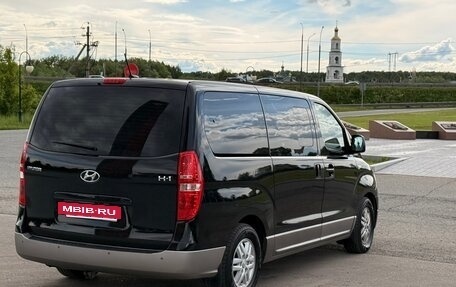 Hyundai H-1 II рестайлинг, 2016 год, 2 300 000 рублей, 22 фотография