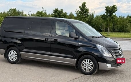 Hyundai H-1 II рестайлинг, 2016 год, 2 300 000 рублей, 26 фотография