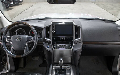 Toyota Land Cruiser 200, 2015 год, 5 347 000 рублей, 15 фотография