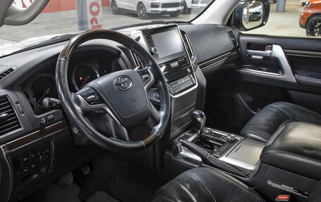 Toyota Land Cruiser 200, 2015 год, 5 347 000 рублей, 17 фотография