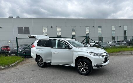 Mitsubishi Pajero Sport III рестайлинг, 2019 год, 3 170 000 рублей, 10 фотография