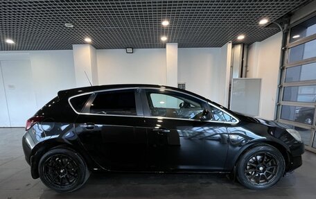 Opel Astra J, 2011 год, 620 000 рублей, 2 фотография
