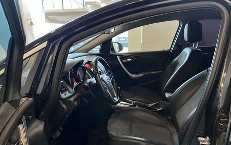 Opel Astra J, 2011 год, 620 000 рублей, 16 фотография