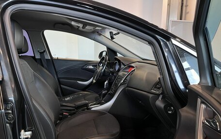 Opel Astra J, 2011 год, 620 000 рублей, 28 фотография