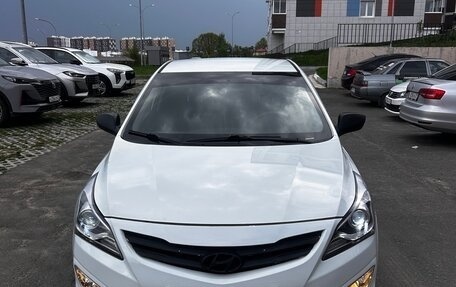 Hyundai Solaris II рестайлинг, 2015 год, 735 000 рублей, 1 фотография