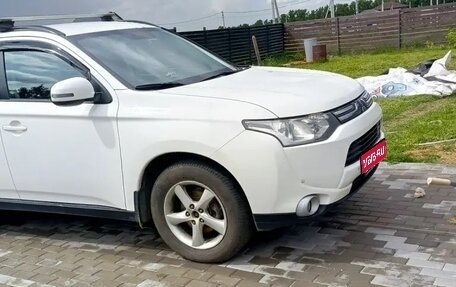 Mitsubishi Outlander III рестайлинг 3, 2013 год, 1 170 000 рублей, 1 фотография