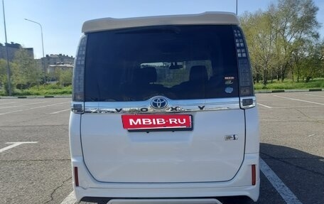 Toyota Voxy III, 2014 год, 1 750 000 рублей, 7 фотография