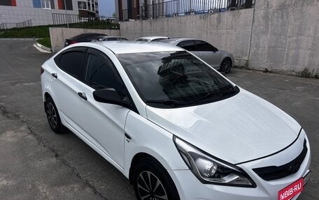 Hyundai Solaris II рестайлинг, 2015 год, 735 000 рублей, 2 фотография