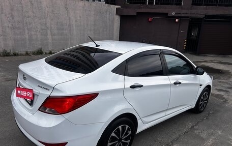 Hyundai Solaris II рестайлинг, 2015 год, 735 000 рублей, 5 фотография