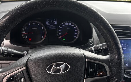 Hyundai Solaris II рестайлинг, 2015 год, 735 000 рублей, 16 фотография