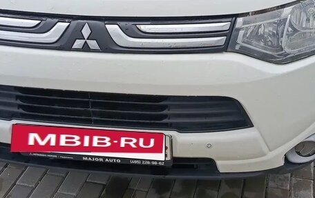 Mitsubishi Outlander III рестайлинг 3, 2013 год, 1 170 000 рублей, 2 фотография