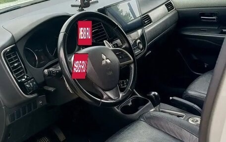 Mitsubishi Outlander III рестайлинг 3, 2013 год, 1 170 000 рублей, 5 фотография